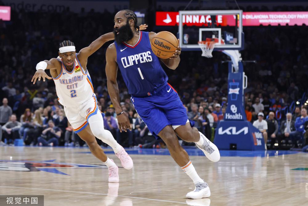 她与亚历山 她与亚历山